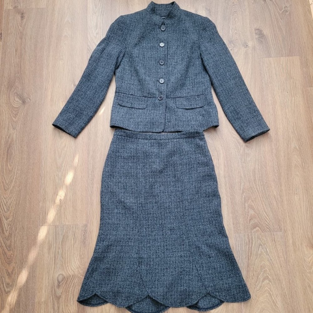 Laura Studio formal blazer & skirt set size 6. Made in Canada